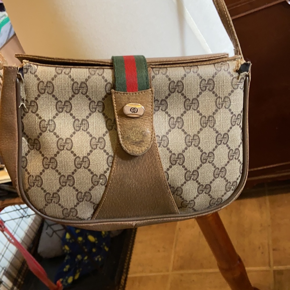 Original 1980s crossbody Gucci logo bag